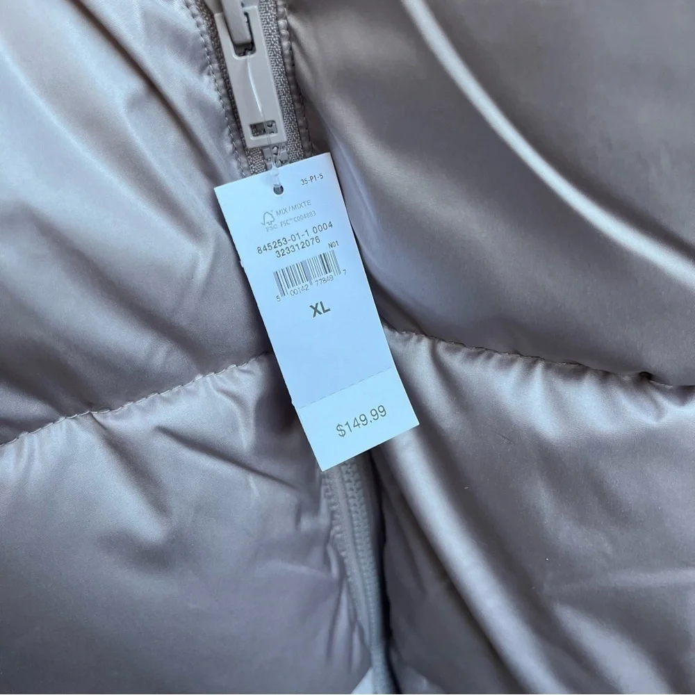 GAP 100% Recycled Relaxed Short Puffer Jacket in Tan